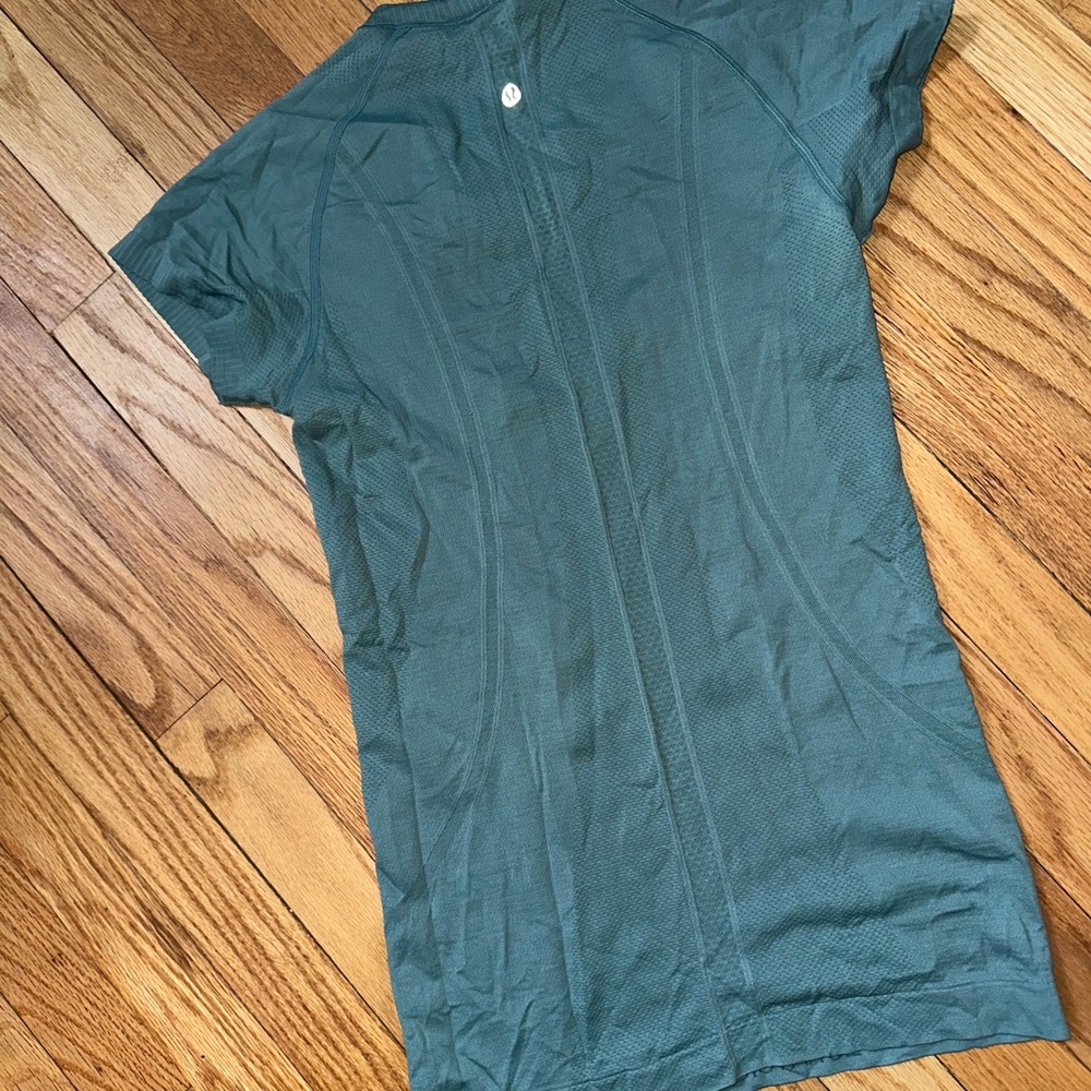 Lululemon Swiftly Tech Short Sleeve Top - Picture 2 of 6